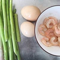 健康低卡家常菜—芦笋虾仁炒蛋的做法图解3