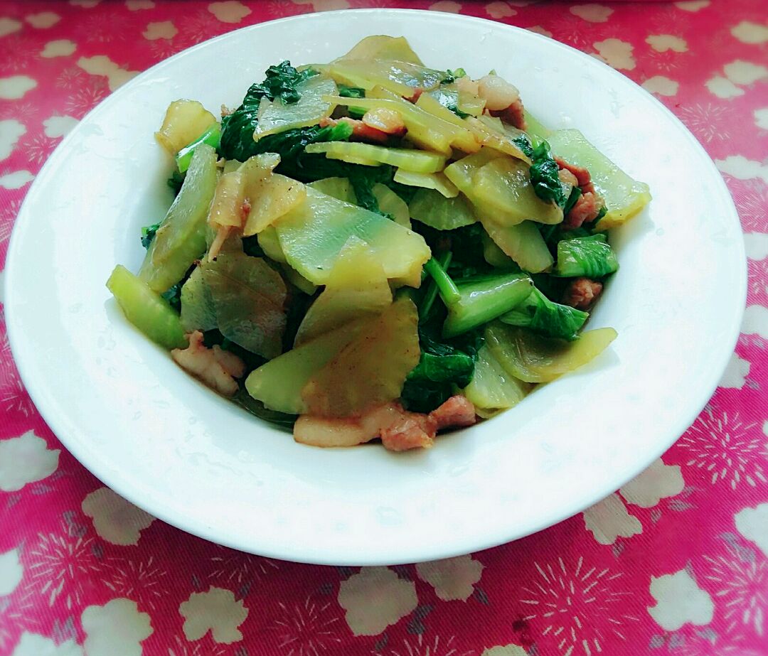 Stir fried lettuce with meat