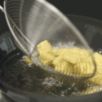 一打冰啤配烤麸，修仙煲剧好伴侣的做法图解1