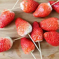 冰糖葫芦草莓串～清甜可口的做法图解2