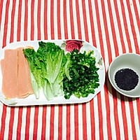 童年味道-火腿生菜鸡蛋饼的做法图解1