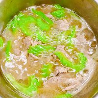 #夏至日，大口吃面#苦瓜肉片汤的做法图解12