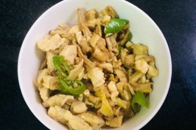 鸡胸肉干萝卜丁