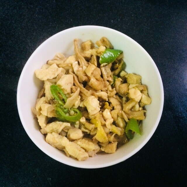 鸡胸肉干萝卜丁的做法