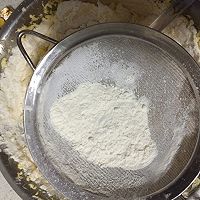 来一款老少皆宜的果酱蛋糕的做法图解4