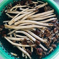 零失手煲汤——茶树菇瘦肉汤的做法图解1
