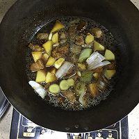 土豆红烧肉的做法图解6