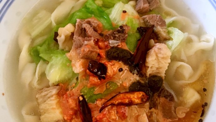 牛肉板面