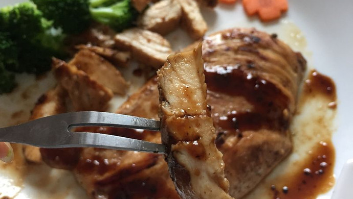 香煎鸡胸肉鸡排