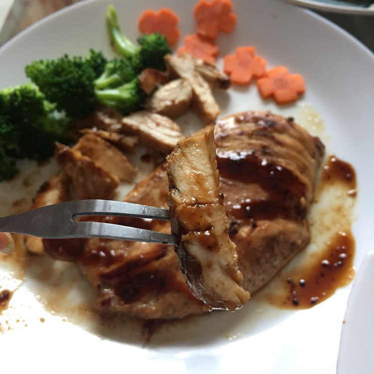 香煎鸡胸肉鸡排的做法