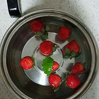 1小时：纯天然草莓蛋糕卷的做法图解1