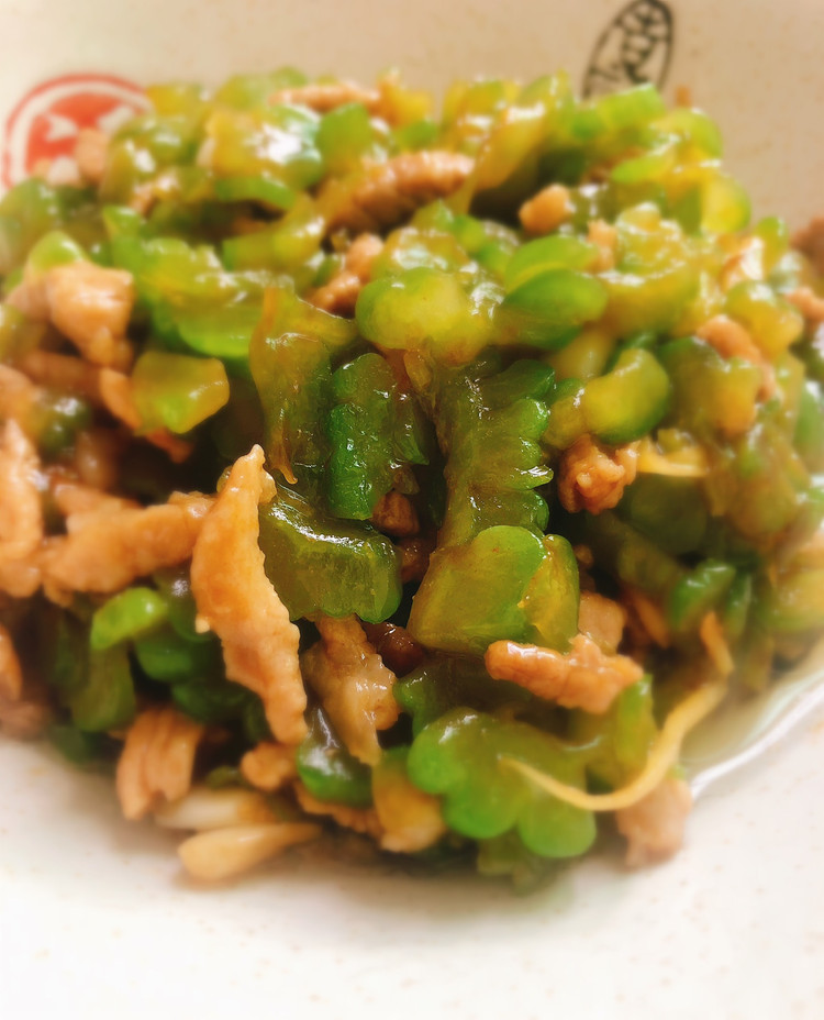 苦瓜炒肉丝的做法