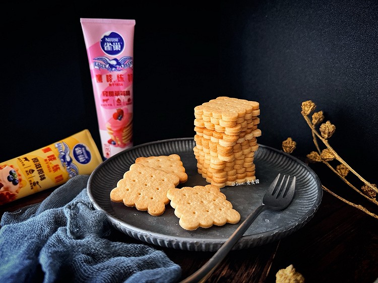 炼乳黄油饼干的做法