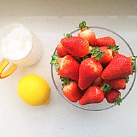 #美食视频挑战赛# 香甜草莓酱和草莓气泡水的做法图解1