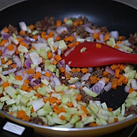 #打工人的健康餐#低卡少油健康晚餐～牛肉杂蔬炒饭的做法图解6