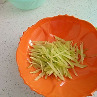 油泼莴笋的做法图解1