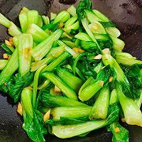 #轻食季怎么吃#蒜香青菜的做法图解6