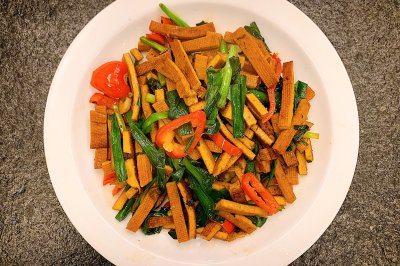 简单美味家常菜：豆干韭菜