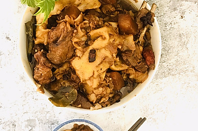 羊肉焖饼子