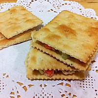 金枪鱼沙拉夹心饼干的做法图解6