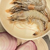 尝试地中海饮食第3天丨洋葱蒜香大虾的做法图解1