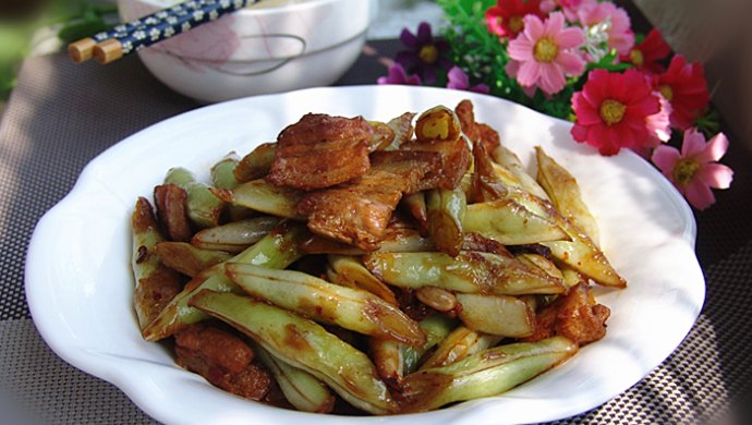 五花肉焖豆角