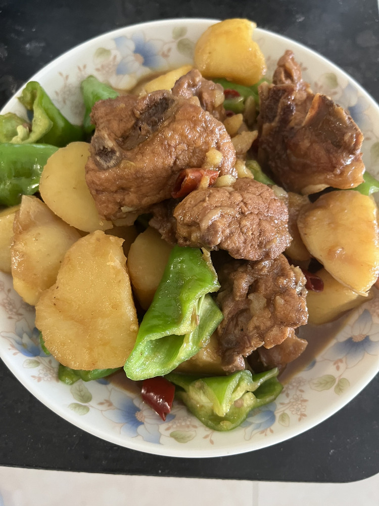 排骨炖土豆的做法