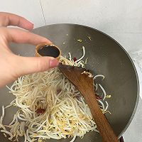 十分钟快手菜，炒豆芽的做法图解5
