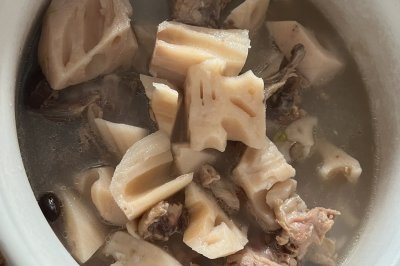 鸡架藕汤