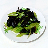 西芹木耳的做法图解4