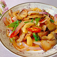 「爆炒腊肉」的做法图解8
