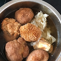 鸡胸肉猴头菇汤的做法图解3