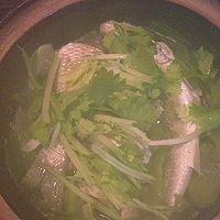 回家吃饭——快手素菜鱼汤煲的做法图解4
