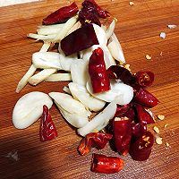 蒜苗回锅肉的做法图解2
