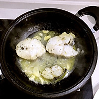 蒜香黑椒香煎深海鳕鱼&黑椒土豆泥的做法图解6