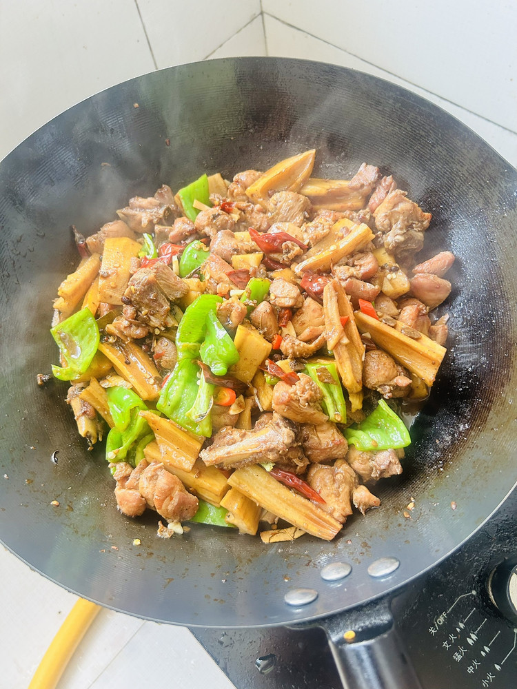 黄焖鸡的做法