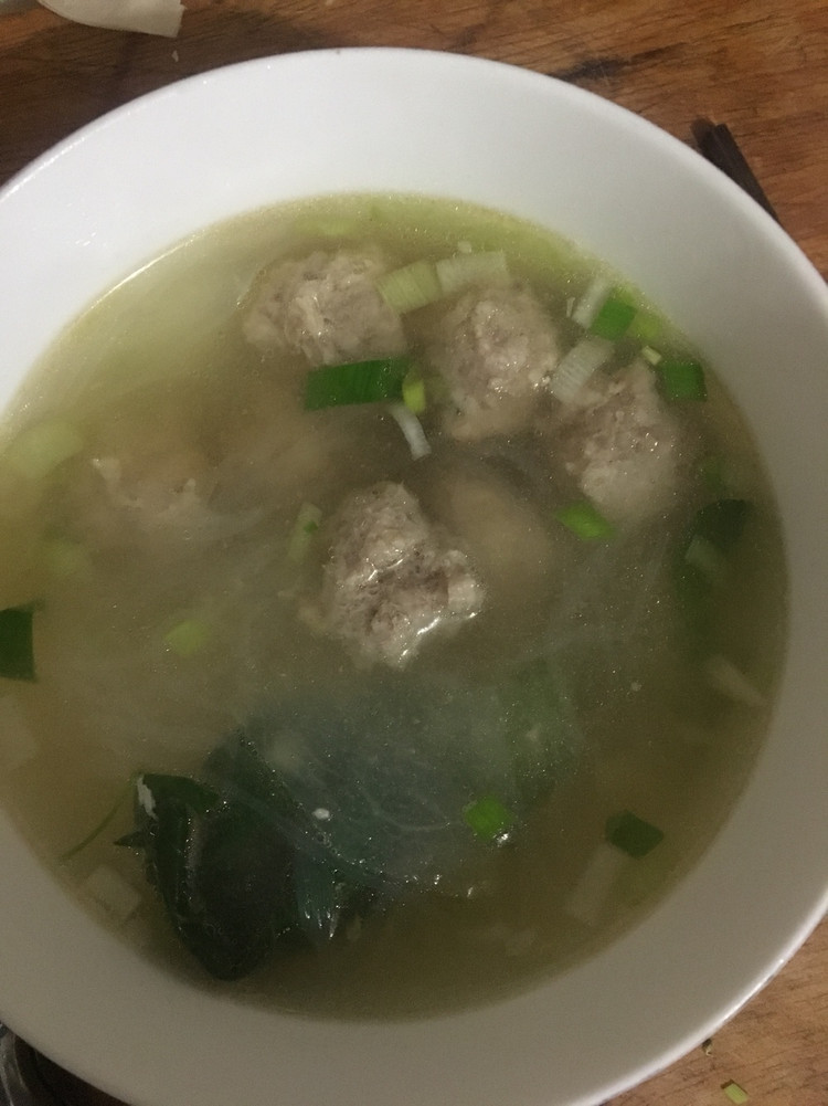 生汆丸子汤的做法