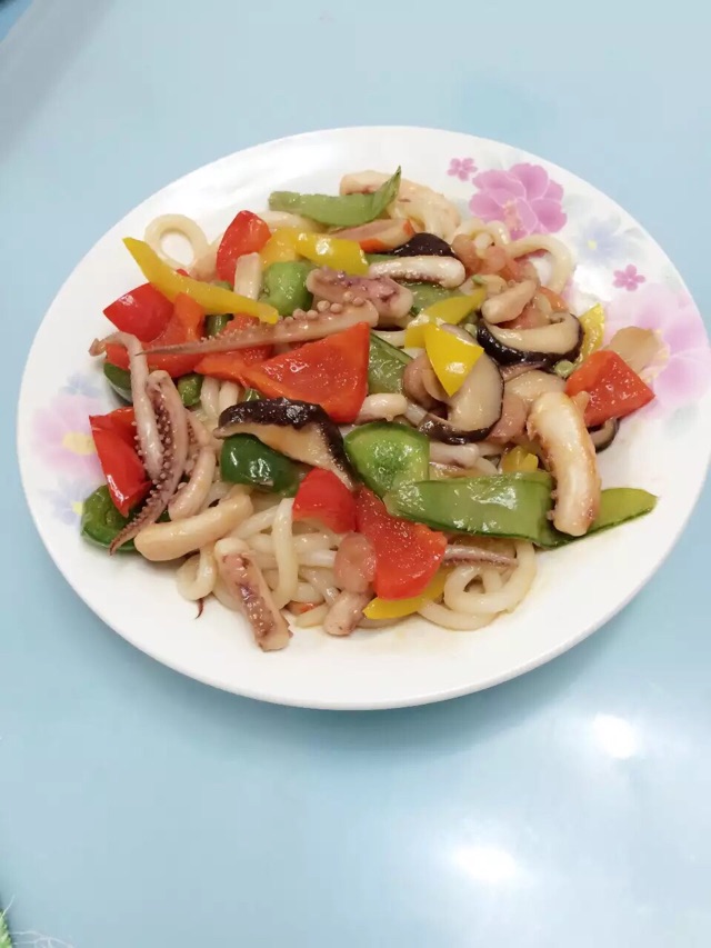 海鲜炒乌冬面的做法图解2