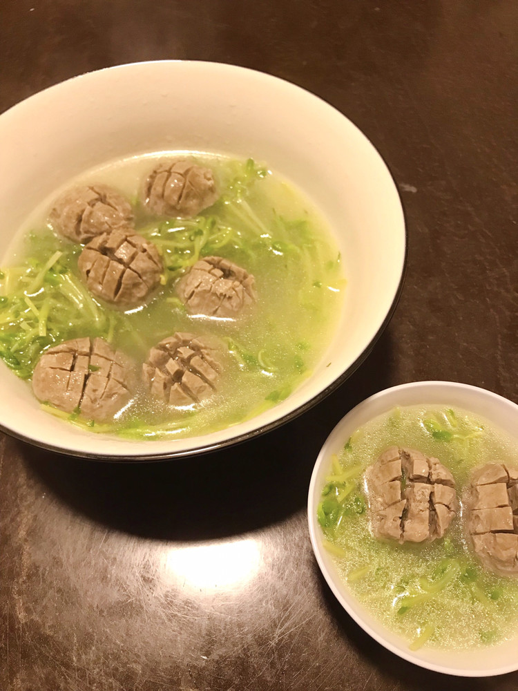 豆苗牛筋丸汤的做法
