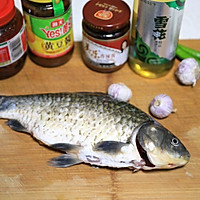 红烧鲫鱼－汤汁比鱼更好吃的做法图解1