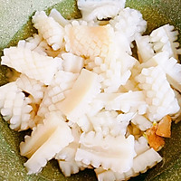 #少盐饮食 轻松生活#酱爆葱蒜鱿鱼花的做法图解4