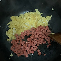 火腿鸡蛋酱油炒饭的做法图解6
