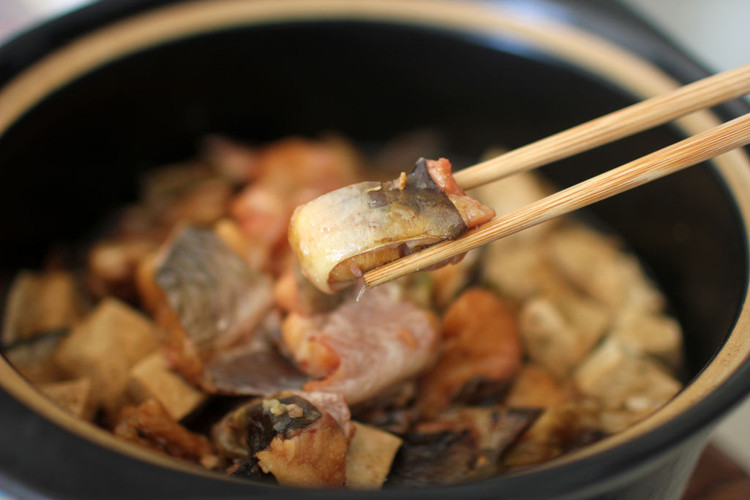 砂锅清江鱼豆腐煲的做法