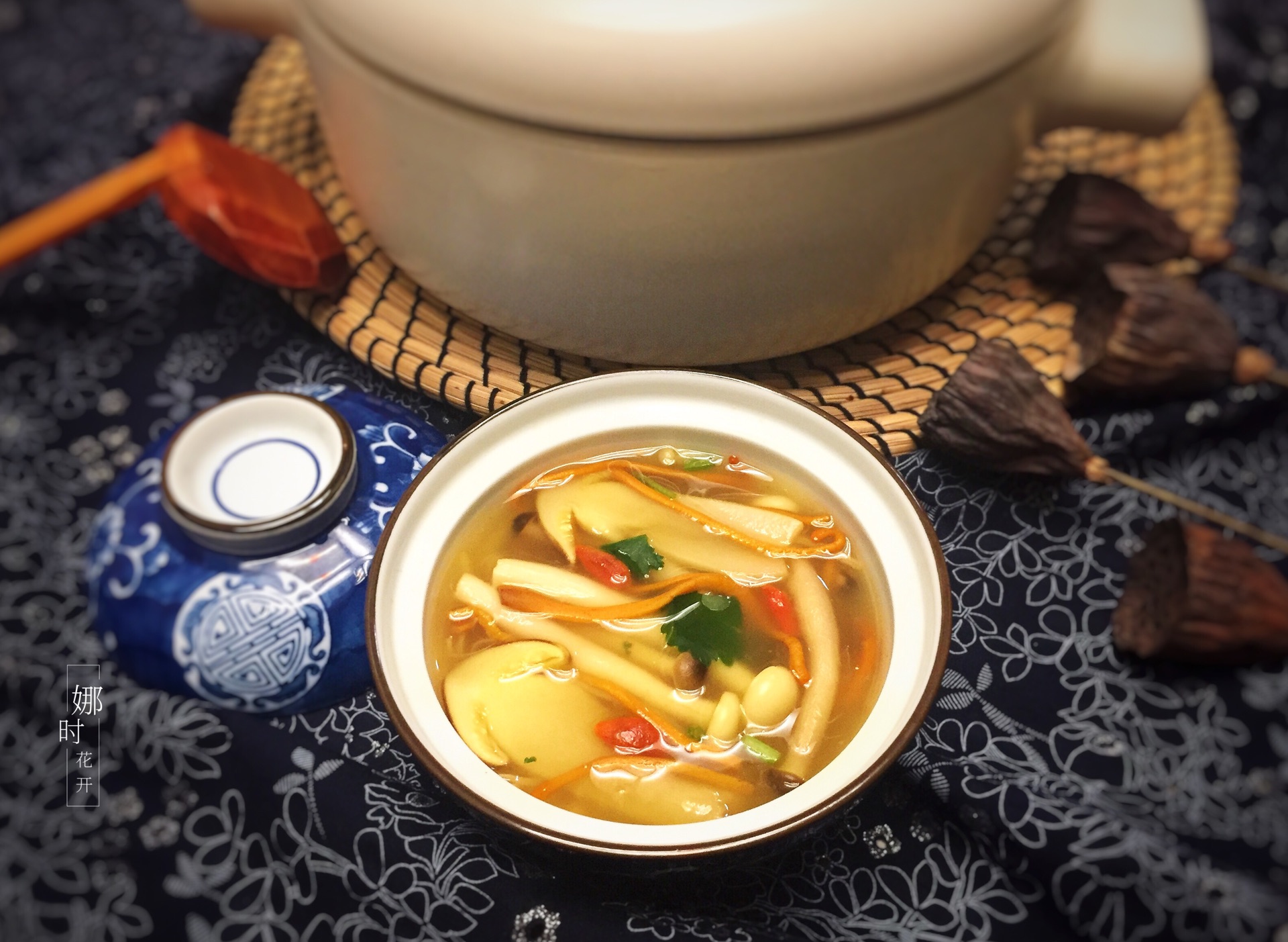 菌菇汤怎么做_菌菇汤的做法_豆果美食