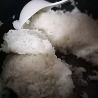 三豆炒饭的做法图解2