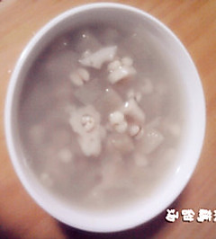 秋季滋润甜汤——薏仁梨藕汤