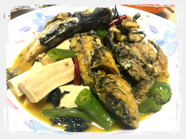 黄辣丁闷豆腐的做法