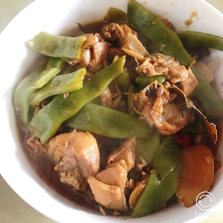豆角烧鸡块的做法