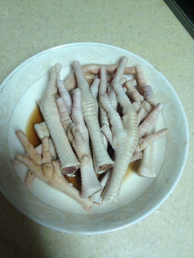 豉油雞爪的做法图解1