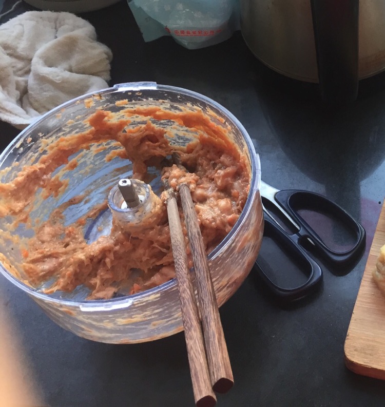 红烧香菇肉酿豆泡的做法图解1